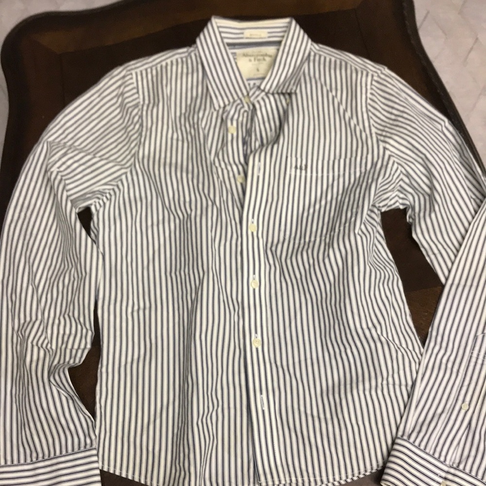 Abercrombie muscle fit button up